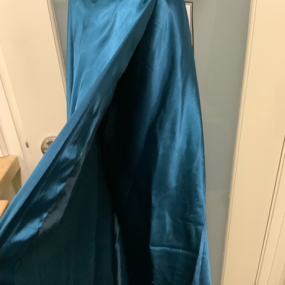 NWT Beautiful Teal Prom Dress - Picture 4 of 8